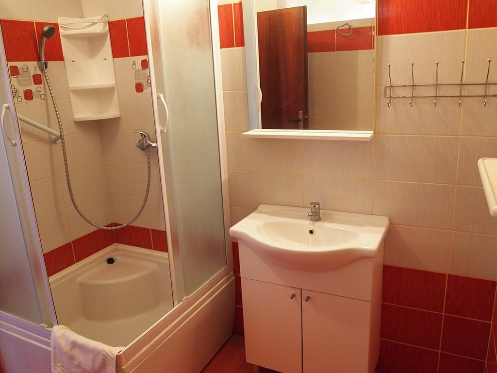 Apartmani Delfin เกรบัชติซา ภายนอก รูปภาพ