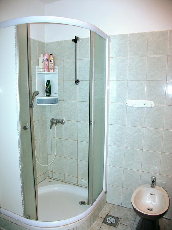 Apartmani Delfin เกรบัชติซา ภายนอก รูปภาพ